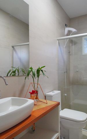 Casa à venda com 300m², 3 quartos e 2 vagasBanheiro