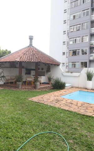 Casa à venda com 650m², 4 quartos e 2 vagasÁrea comum - Piscina