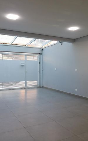 Casa à venda com 200m², 3 quartos e 4 vagas Casa à venda com 200m², 3 quartos e 4 vagasGaragem