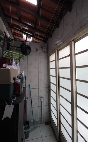 Casa de condomínio à venda com 60m², 2 quartos e 1 vagaEntrada