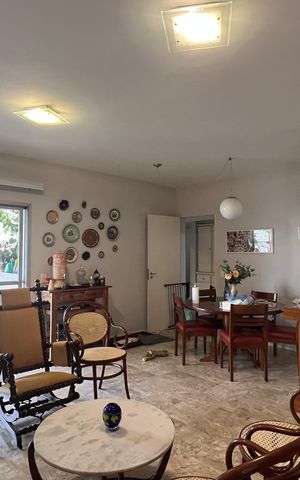 Apartamento à venda com 120m², 3 quartos e 2 vagas Apartamento à venda com 120m², 3 quartos e 2 vagasSala
