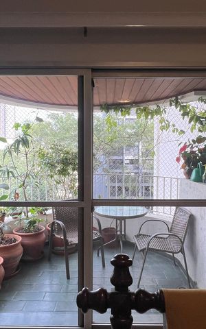 Apartamento à venda com 120m², 3 quartos e 2 vagas Apartamento à venda com 120m², 3 quartos e 2 vagasVaranda