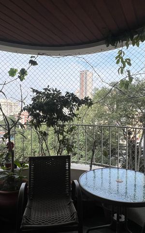 Apartamento à venda com 120m², 3 quartos e 2 vagas Apartamento à venda com 120m², 3 quartos e 2 vagasVaranda