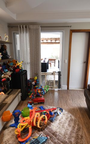 Casa de condomínio à venda com 320m², 3 quartos e 4 vagasSala de TV 1