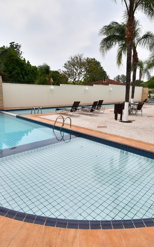 Casa de condomínio à venda com 320m², 3 quartos e 4 vagasÁrea comum - Piscina