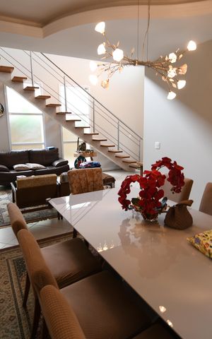Casa de condomínio à venda com 320m², 3 quartos e 4 vagasSala