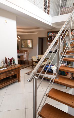 Casa de condomínio à venda com 320m², 3 quartos e 4 vagasSala
