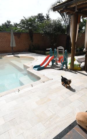 Casa de condomínio à venda com 320m², 3 quartos e 4 vagasPiscina