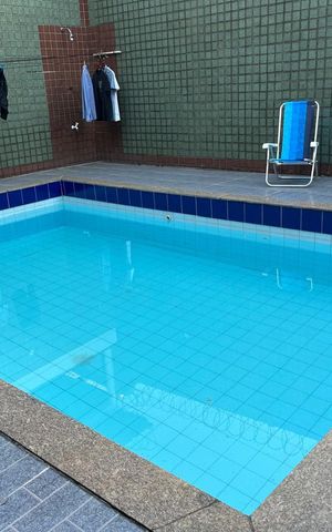 Casa à venda com 350m², 4 quartos e 2 vagas Casa à venda com 350m², 4 quartos e 2 vagasPiscina