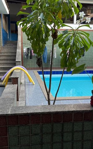 Casa à venda com 350m², 4 quartos e 2 vagas Casa à venda com 350m², 4 quartos e 2 vagasPiscina