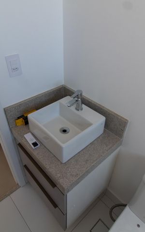 Apartamento à venda com 80m², 2 quartos e 2 vagas Apartamento à venda com 80m², 2 quartos e 2 vagasBanheiro da Suíte 1