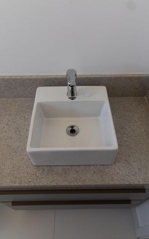Apartamento à venda com 80m², 2 quartos e 2 vagas Apartamento à venda com 80m², 2 quartos e 2 vagasBanheiro da Suíte 2