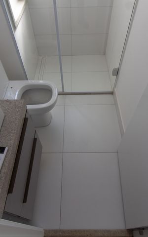 Apartamento à venda com 80m², 2 quartos e 2 vagas Apartamento à venda com 80m², 2 quartos e 2 vagasBanheiro da Suíte 1