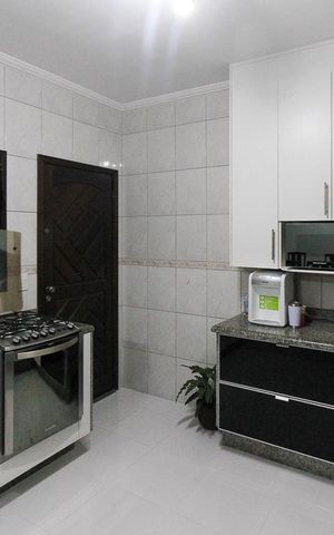 Casa à venda com 155m², 3 quartos e 4 vagas Casa à venda com 155m², 3 quartos e 4 vagasCozinha