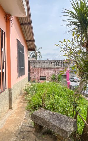 Casa à venda com 101m², 2 quartos e sem vagaQuintal