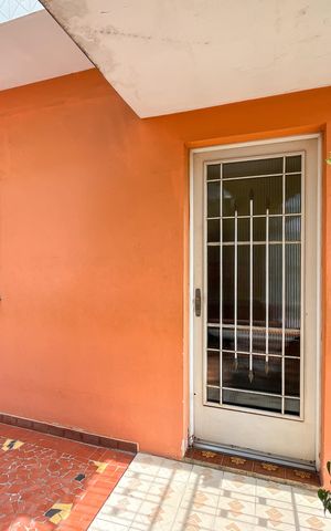 Casa à venda com 101m², 2 quartos e sem vagaQuintal