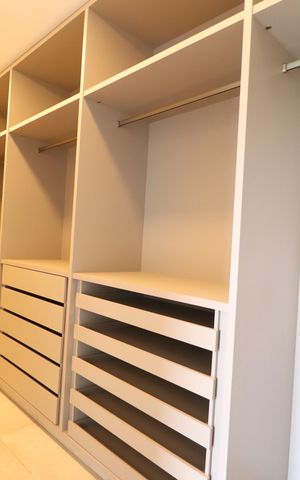Casa de condomínio para alugar com 500m², 5 quartos e 3 vagasCloset da Suíte 1