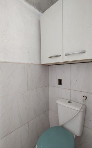 Casa de condomínio à venda com 180m², 3 quartos e 2 vagasLavabo