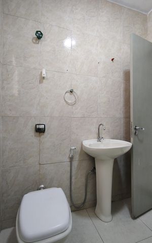 Casa de condomínio à venda com 180m², 3 quartos e 2 vagasBanheiro 1