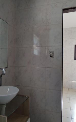 Casa de condomínio à venda com 180m², 3 quartos e 2 vagas Casa de condomínio à venda com 180m², 3 quartos e 2 vagasBanheiro da Suíte