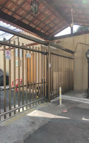 Casa de condomínio à venda com 180m², 3 quartos e 2 vagas Casa de condomínio à venda com 180m², 3 quartos e 2 vagasFachada Condomínio
