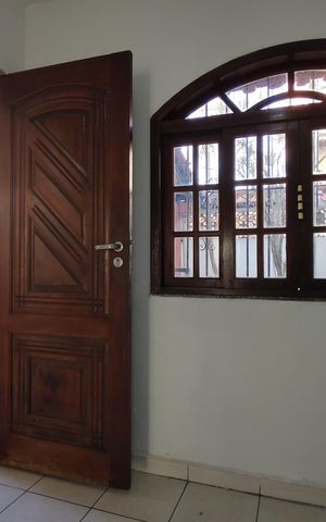 Casa de condomínio à venda com 180m², 3 quartos e 2 vagas Casa de condomínio à venda com 180m², 3 quartos e 2 vagasSala