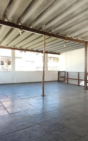 Casa de condomínio à venda com 180m², 3 quartos e 2 vagas Casa de condomínio à venda com 180m², 3 quartos e 2 vagasTerraço