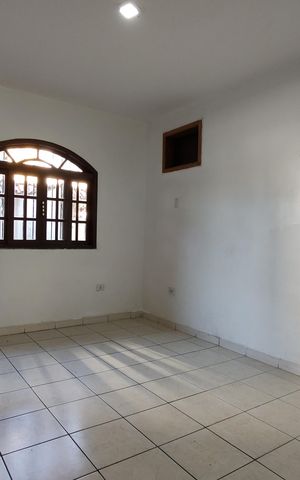 Casa de condomínio à venda com 180m², 3 quartos e 2 vagas Casa de condomínio à venda com 180m², 3 quartos e 2 vagasSala