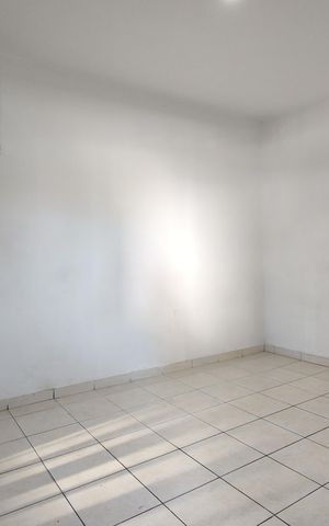 Casa de condomínio à venda com 180m², 3 quartos e 2 vagas Casa de condomínio à venda com 180m², 3 quartos e 2 vagasSala