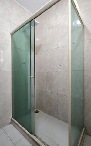 Casa de condomínio à venda com 180m², 3 quartos e 2 vagasBanheiro 1