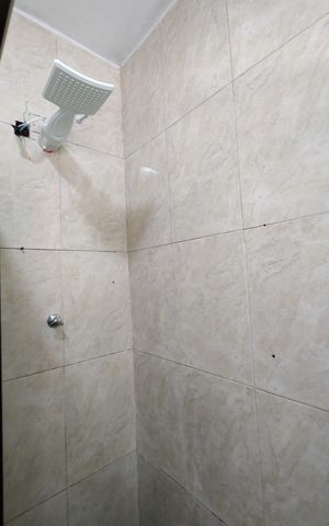 Casa de condomínio à venda com 180m², 3 quartos e 2 vagasBanheiro 1