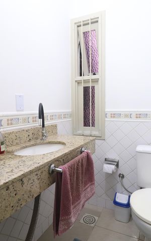 Casa à venda com 221m², 3 quartos e 4 vagasLavabo