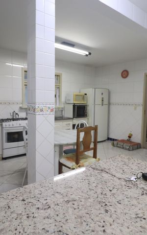 Casa à venda com 221m², 3 quartos e 4 vagasCozinha