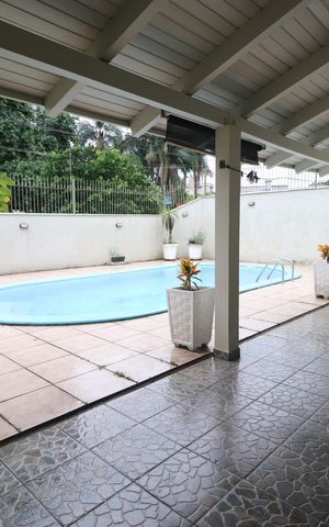 Casa à venda com 221m², 3 quartos e 4 vagasÁrea comum