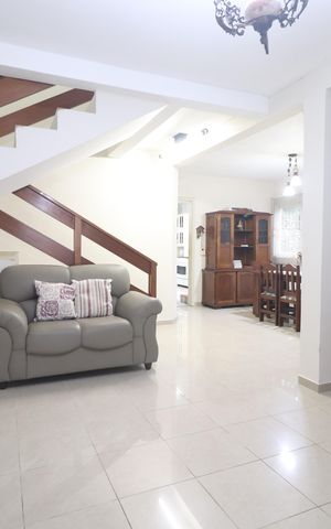 Casa à venda com 221m², 3 quartos e 4 vagasSala
