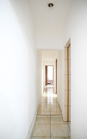 Casa à venda com 200m², 3 quartos e 1 vaga Casa à venda com 200m², 3 quartos e 1 vagaCorredor