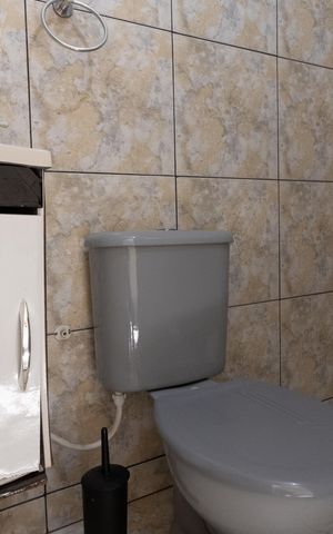 Casa à venda com 280m², 4 quartos e 2 vagas Casa à venda com 280m², 4 quartos e 2 vagasBanheiro de Serviço