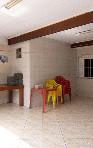 Casa à venda com 280m², 4 quartos e 2 vagas Casa à venda com 280m², 4 quartos e 2 vagasEspaço Gourmet