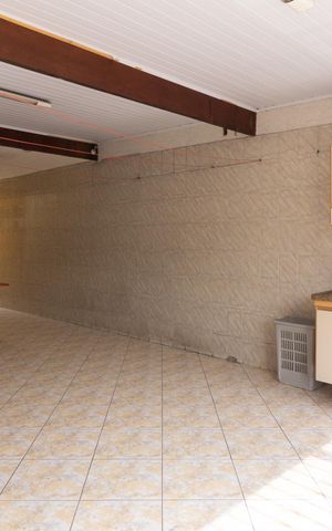 Casa à venda com 280m², 4 quartos e 2 vagas Casa à venda com 280m², 4 quartos e 2 vagasEspaço Gourmet
