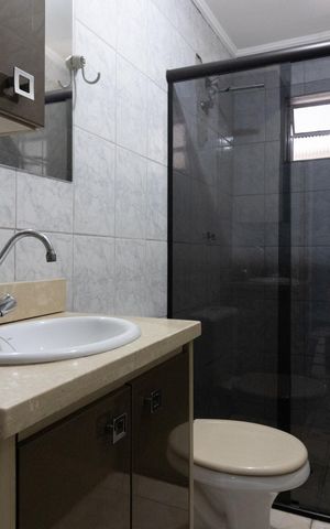 Casa à venda com 280m², 4 quartos e 2 vagas Casa à venda com 280m², 4 quartos e 2 vagasBanheiro da Suíte 2