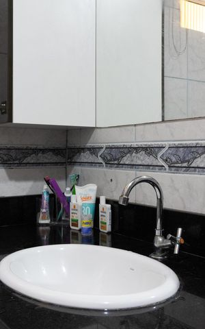 Casa à venda com 280m², 4 quartos e 2 vagas Casa à venda com 280m², 4 quartos e 2 vagasBanheiro da Suíte 1