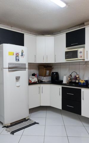 Casa à venda com 280m², 4 quartos e 2 vagas Casa à venda com 280m², 4 quartos e 2 vagasCozinha