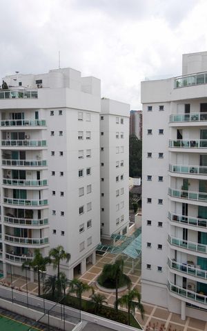Apartamento à venda com 173m², 4 quartos e 3 vagasVista da Suíte 1