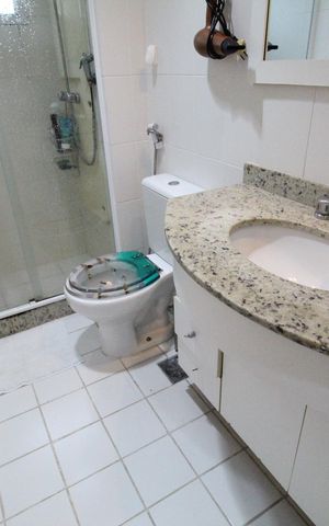 Apartamento à venda com 114m², 3 quartos e 2 vagasBanheiro da suíte 2