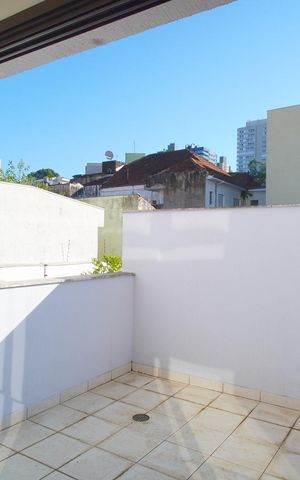 Apartamento à venda com 69m², 2 quartos e 1 vagaSala - Varanda