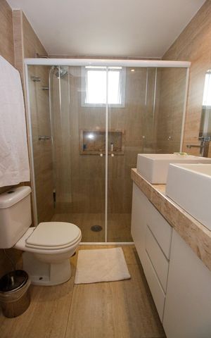 Apartamento à venda com 142m², 3 quartos e 2 vagasBanheiro da Suíte 1