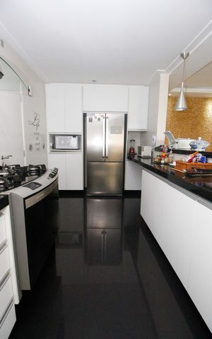 Apartamento à venda com 142m², 3 quartos e 2 vagasCozinha