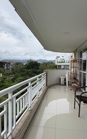 Apartamento à venda com 114m², 3 quartos e 3 vagas Apartamento à venda com 114m², 3 quartos e 3 vagasVaranda