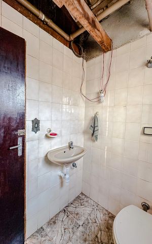 Casa à venda com 180m², 3 quartos e 3 vagasBanheiro da Área externa