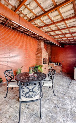 Casa à venda com 180m², 3 quartos e 3 vagasÁrea externa